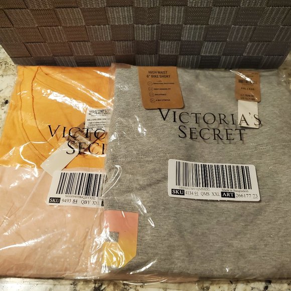 Victoria Secret PINK Bike Shorts & Shirt Set - Picture 4 of 14